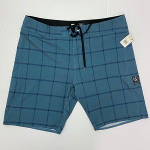 Volcom Board Shorts Size 38 NWT Blue Plaid Swim